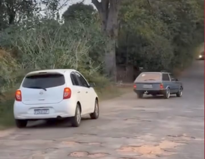 “O asfalto parece um queijo suíço”, disse moradora sobre a Oreste Favotto